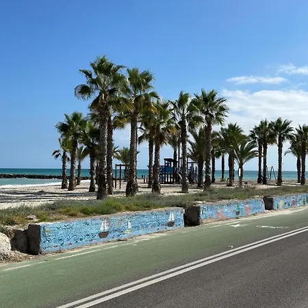 Dom wakacyjny Beachfront House *