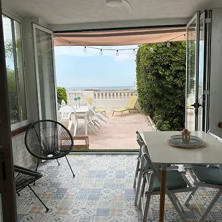 Beachfront House Dom wakacyjny *