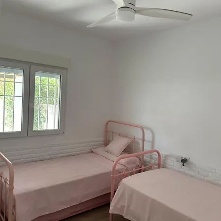 Dom wakacyjny Beachfront House Almazora